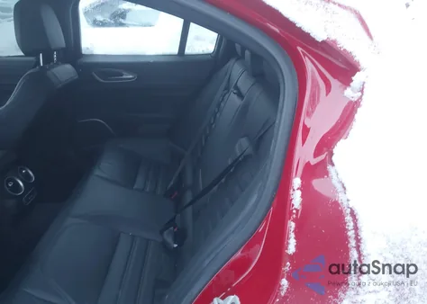 2022 Alfa Romeo Giulia Quadrifoglio Rwd z USA, uszkodzony, nr VIN ZARFAMEVXN7659596